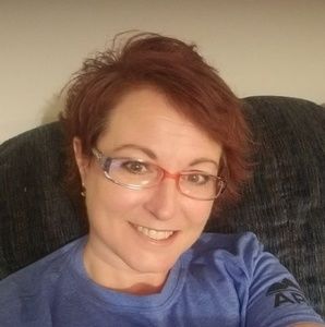 Meet your Posher, Lara